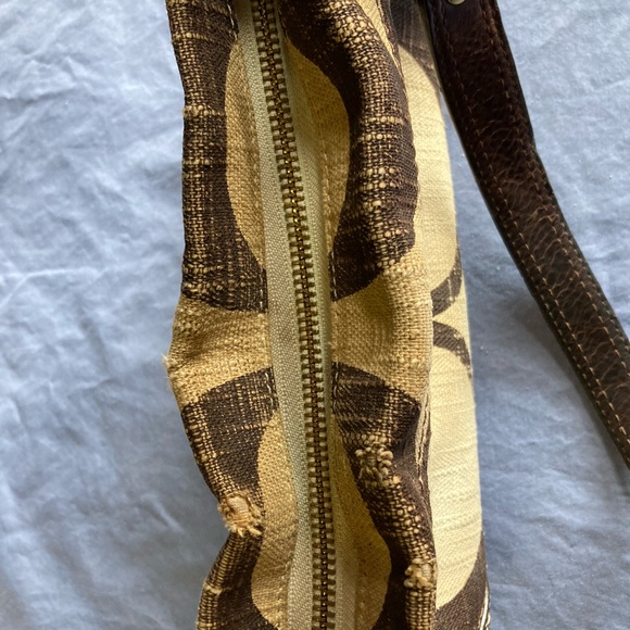 Coach Carly Signature Purse - Picture 7 of 11